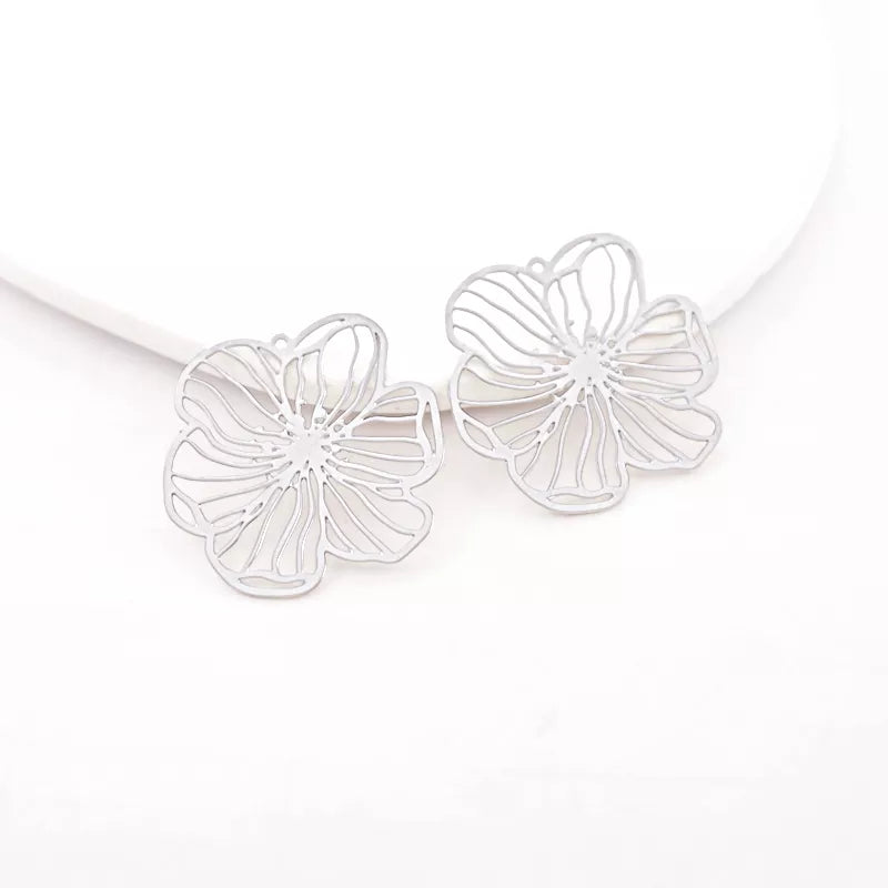 Silver Geometric Petal Flower Jewelry Pendant