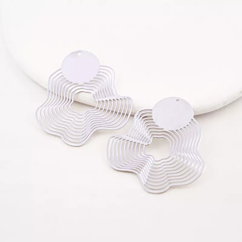 Silver Twisted Spiral Geometric Lotus Leaf Pendant with Round Disk