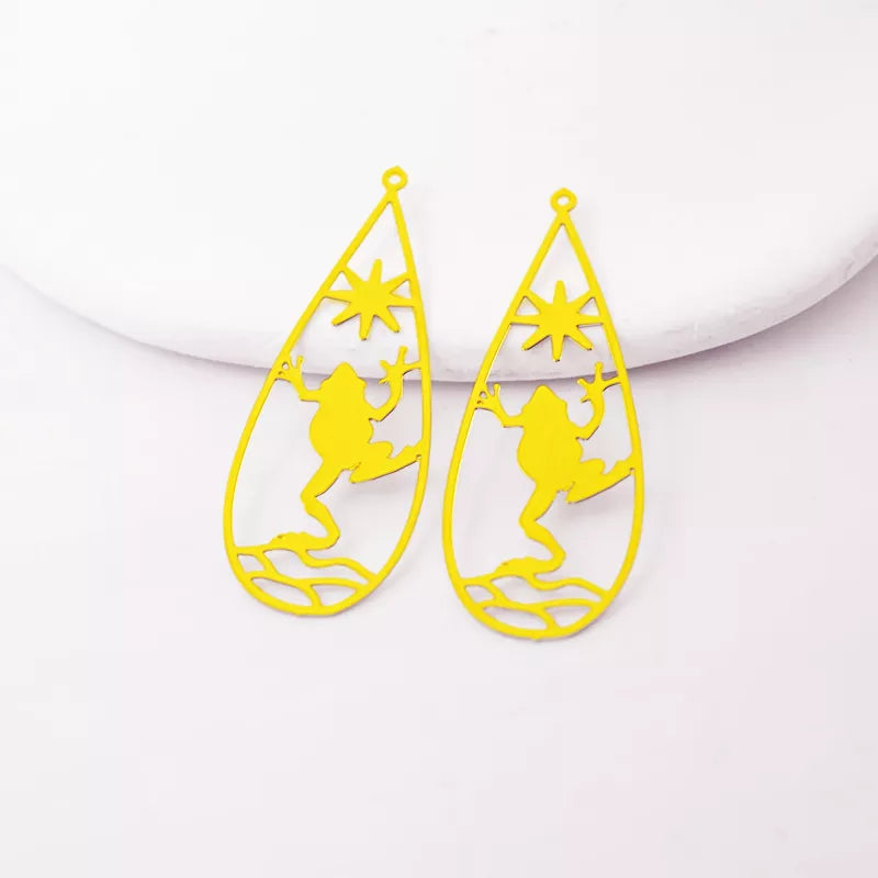 Teardrop Jewelry Pendant with Frog Reaching for Stars