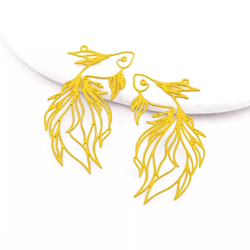 Beautiful Fish Jewelry Pendant with Elegant Tail